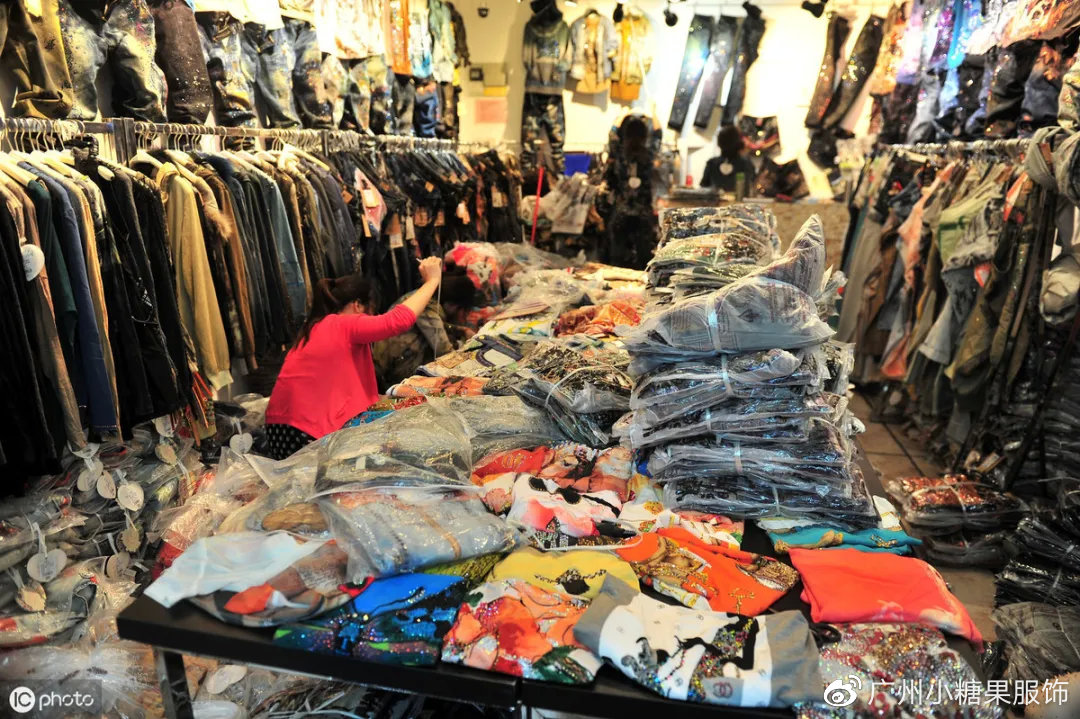廣州十三行服裝批發(fā)行業(yè)的潛規(guī)則 花了一百萬(wàn)買(mǎi)的經(jīng)驗(yàn)